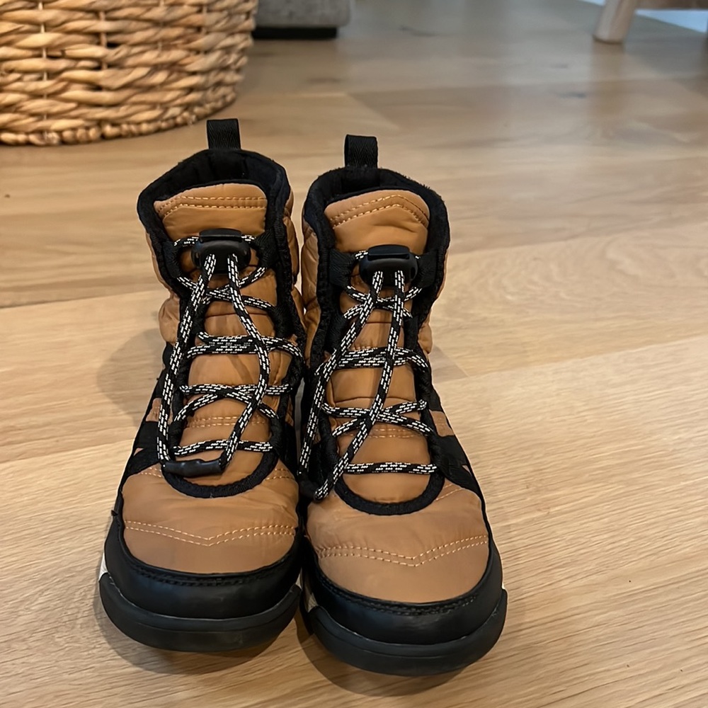 Sorel Whitney Lace Up Boot -size Youth 1
